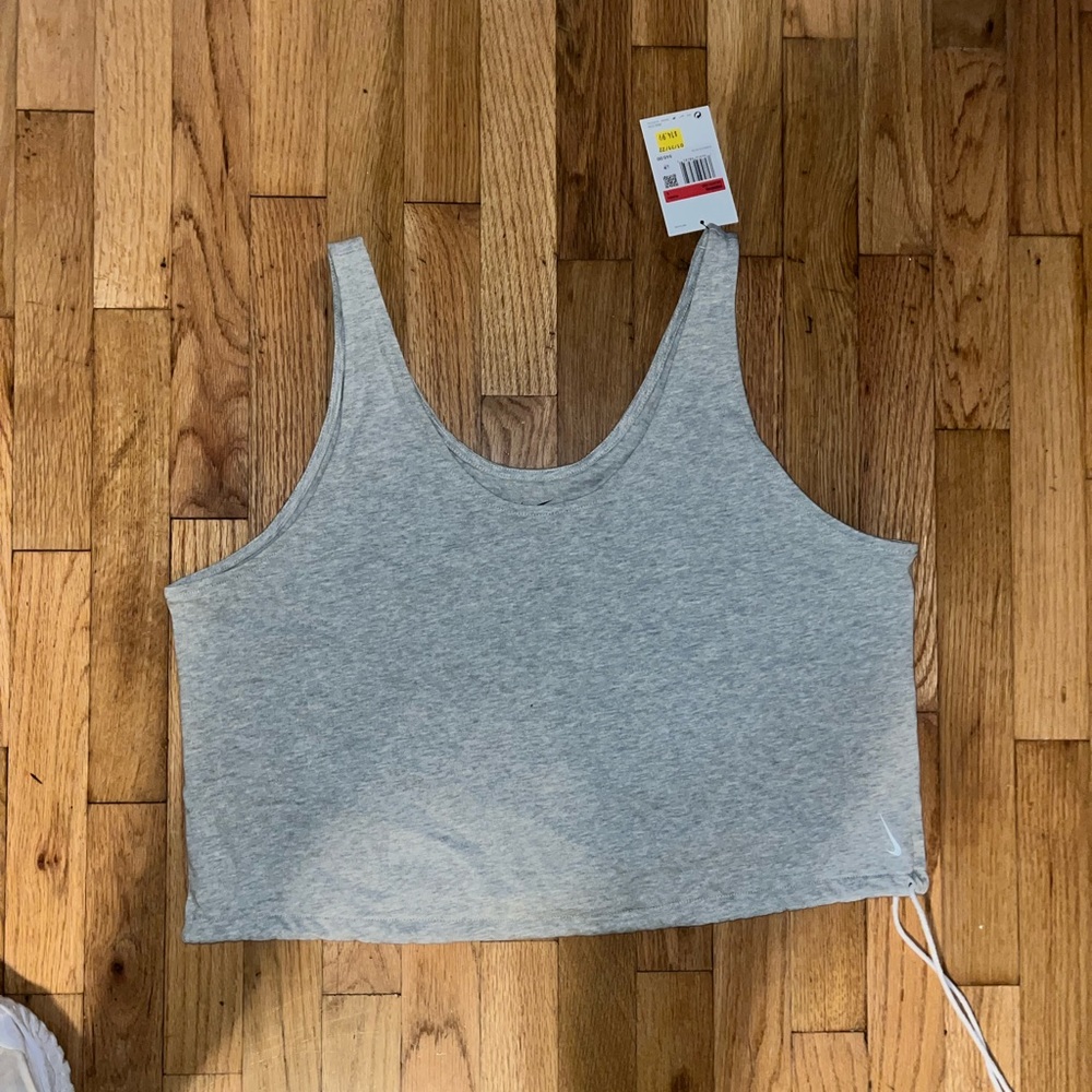 Woman’s Nike yoga crop top